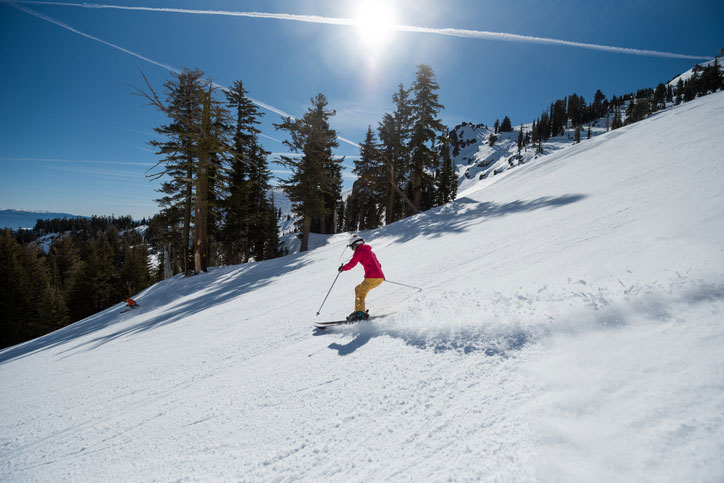 skiing in the california mountains